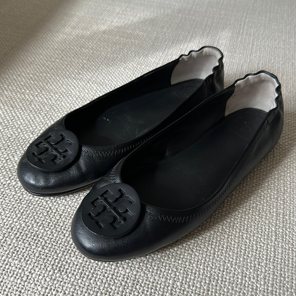Tory Burch black leather flats